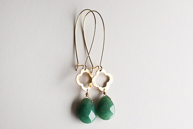 The Luckie - Jade quartz brushed clover earrings