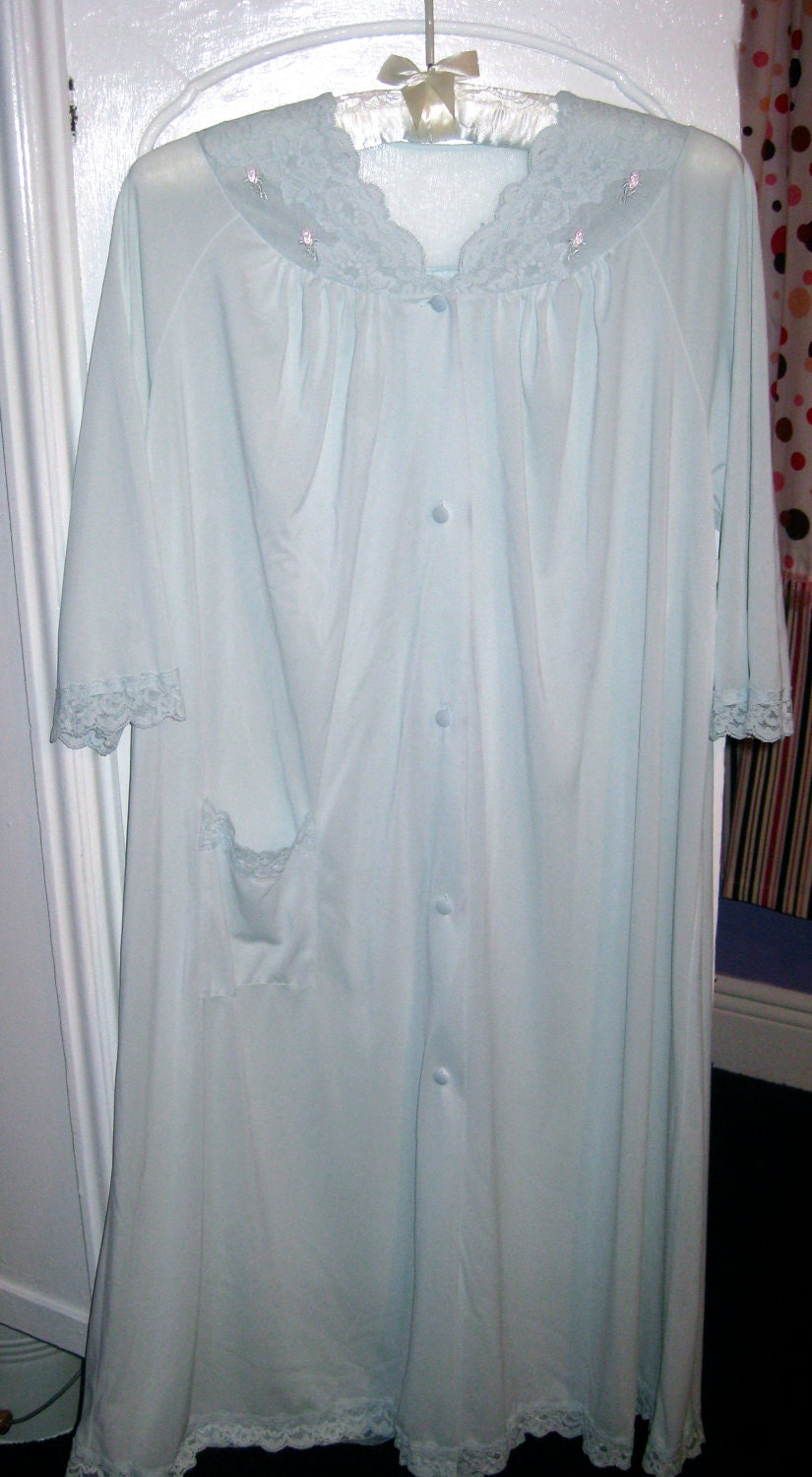 1970s Baby Blue 38" Long Shadow Line Size S Robe w/ Pink Roses  & 1 small pocket in front.