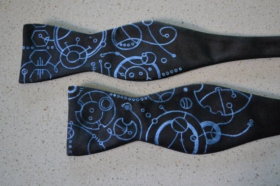 Circular Gallifreyan bow tie - blue.3