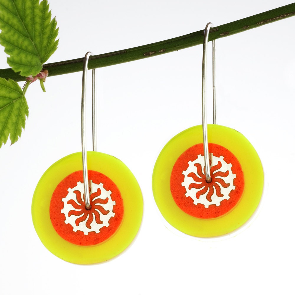 Medium Neon Mosaic Suns