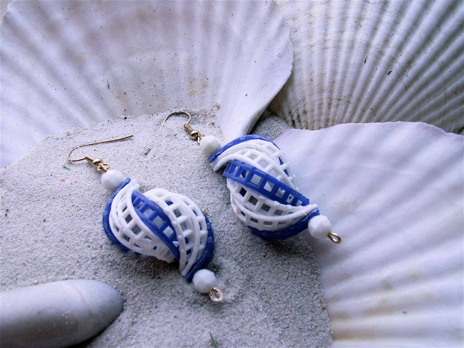 Sale Vintage Handcrafted OOAK FUN  n FUNKY Sea Shell earrings
