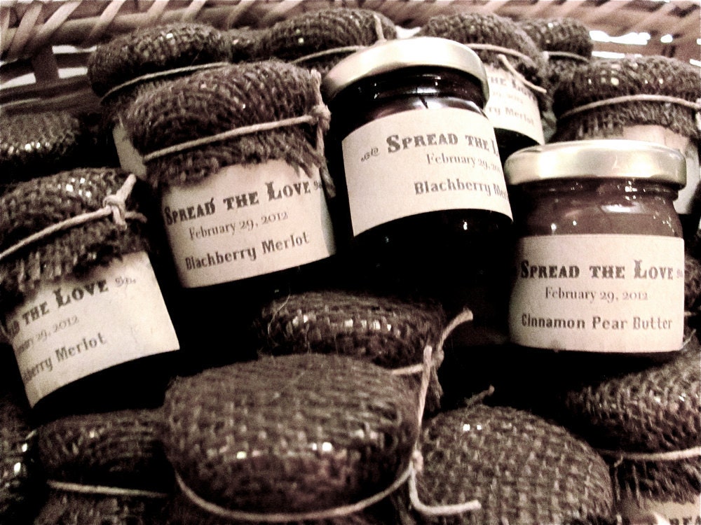 Custom Wedding Favor, Rustic Jam Favors with Burlap Cover 1.5 oz