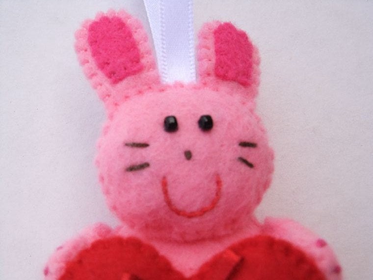 Felt BUNNY RABBIT with love heart handmade hanging animal doll ornament decoration spring Valentines Easter Christmas Red Pink