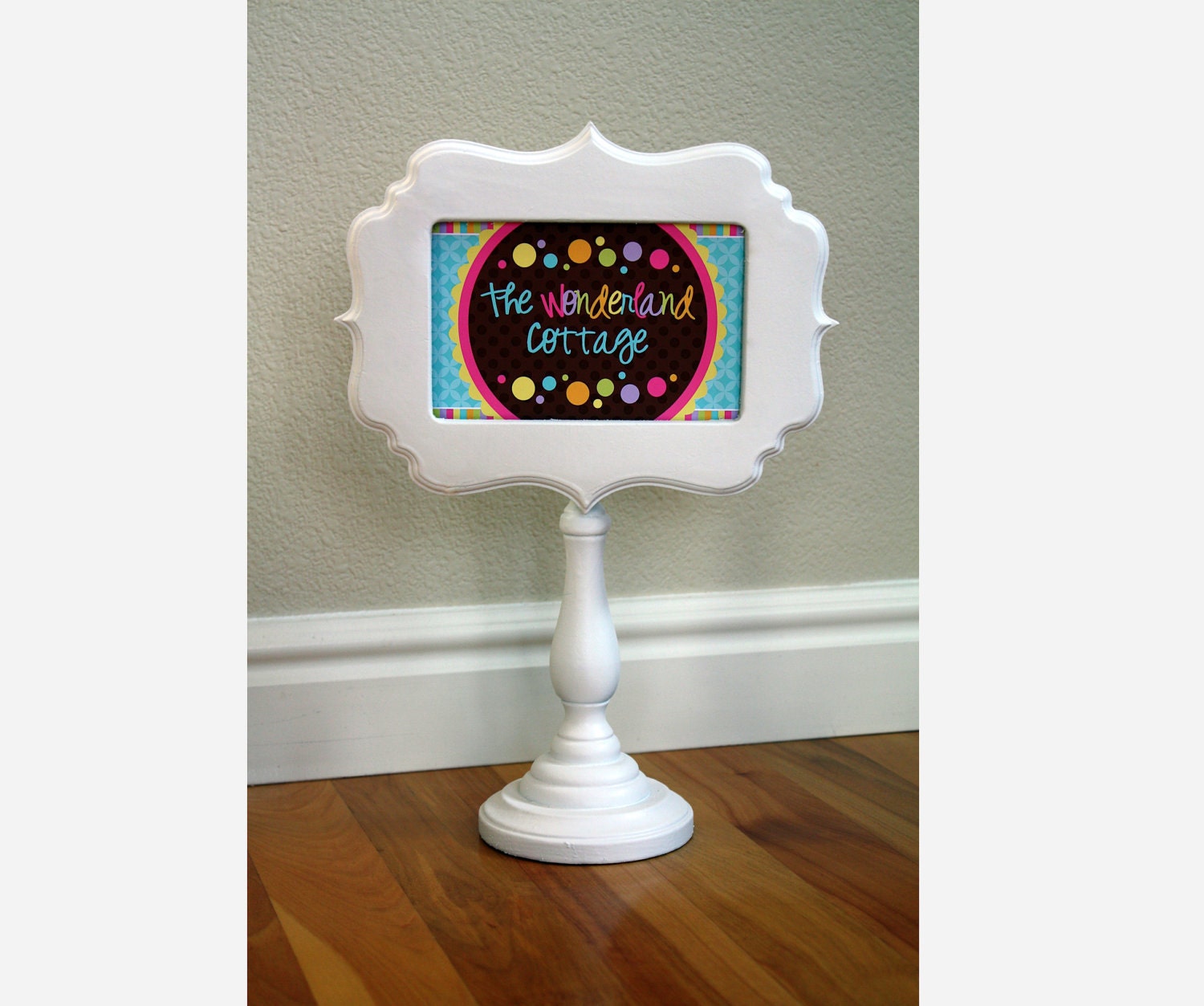 Pedestal Picture Frame, 4 x 6, Pick your frame and color