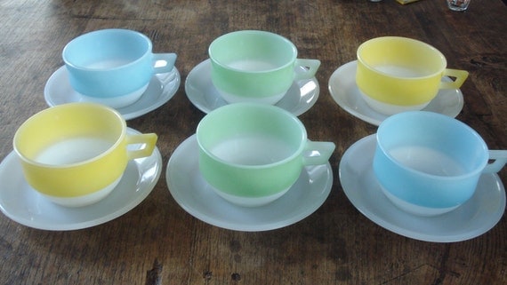 6 Pastel Arcopal Plates & Bowls Cups for Soup or Snacks France Summer Breakfast 70s