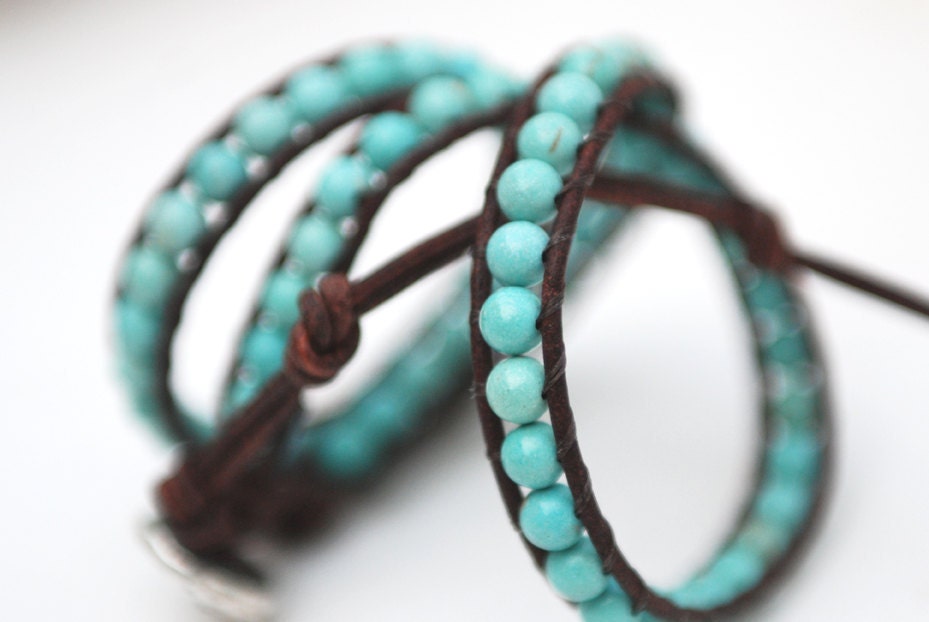 Turquoise leather wrap bracelet with silver plated button. Gemstone jewellery. Triple wrap leather bracelet. Beaded wrap. WSR3v009