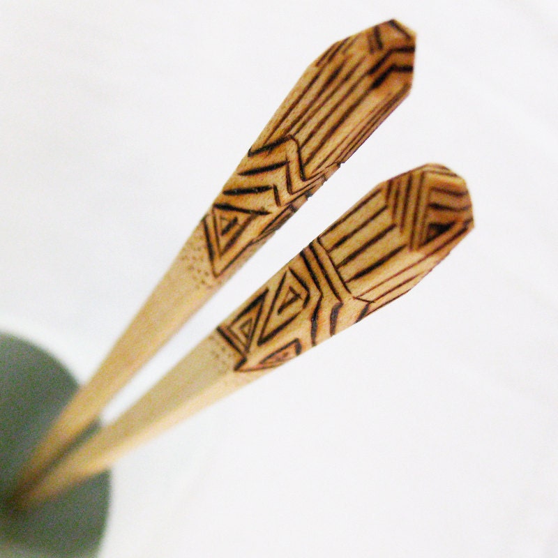 Chopsticks - abstract facet design - made of reclaimed maple wood artisanal chopsticks