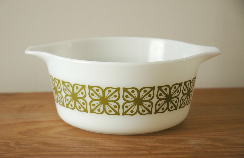 Vintage Pyrex Square Flowers 1.5 Quart Cinderella Casserole Bowl Ovenware, Green Floral Pattern