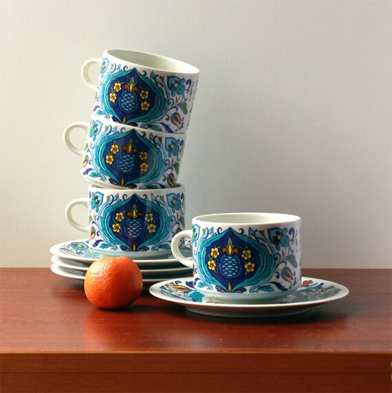 Vintage Set of four cups and four large saucers "Izmir" by Villeroy & Boch - 1973