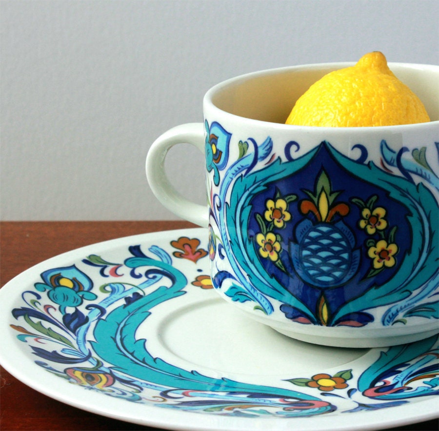 Vintage Set of four cups and four large saucers "Izmir" by Villeroy & Boch - 1973