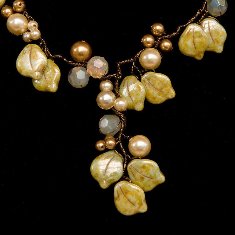 Green Statement Necklace, Woodland Necklace, Nature Jewelry. Bridal Jewelry