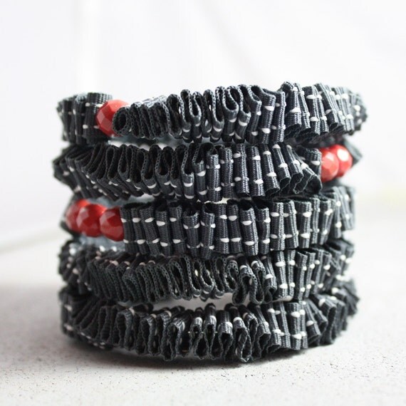 Urban gray memory wire bracelet made of ribbon. Gray and red bracelet. Fabric bracelet by 11Compositions. Urban chic