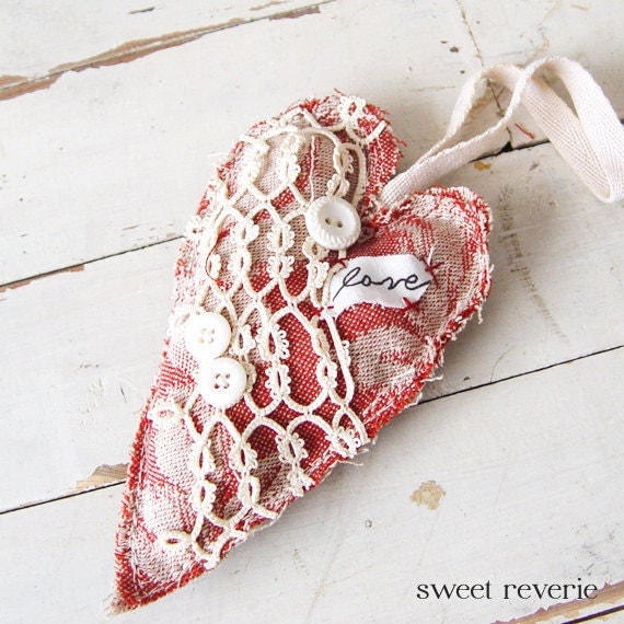 Red Heart Primitive Shabby Chic Hanging Heart of Belgian Linen and Vintage Lace, July 4th, Summer Picnic Wedding, I Love You, French Cottage