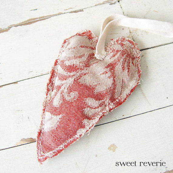 Red Heart Primitive Shabby Chic Hanging Heart of Belgian Linen and Vintage Lace, July 4th, Summer Picnic Wedding, I Love You, French Cottage