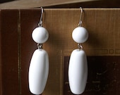Vintage White Bead Dangle Earrings Retro Mod Milk Glass Look on Silvertone Hook