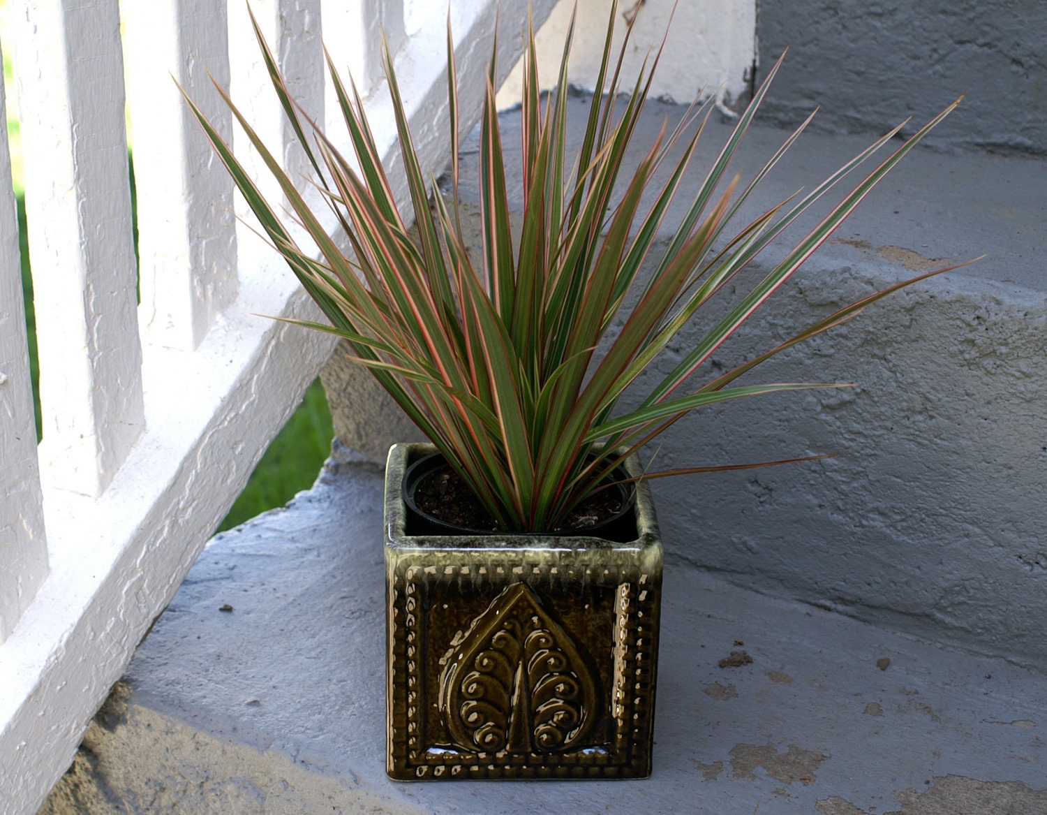 Vintage Hull Pottery Square Planter Green Leaf Design and Drip Edge