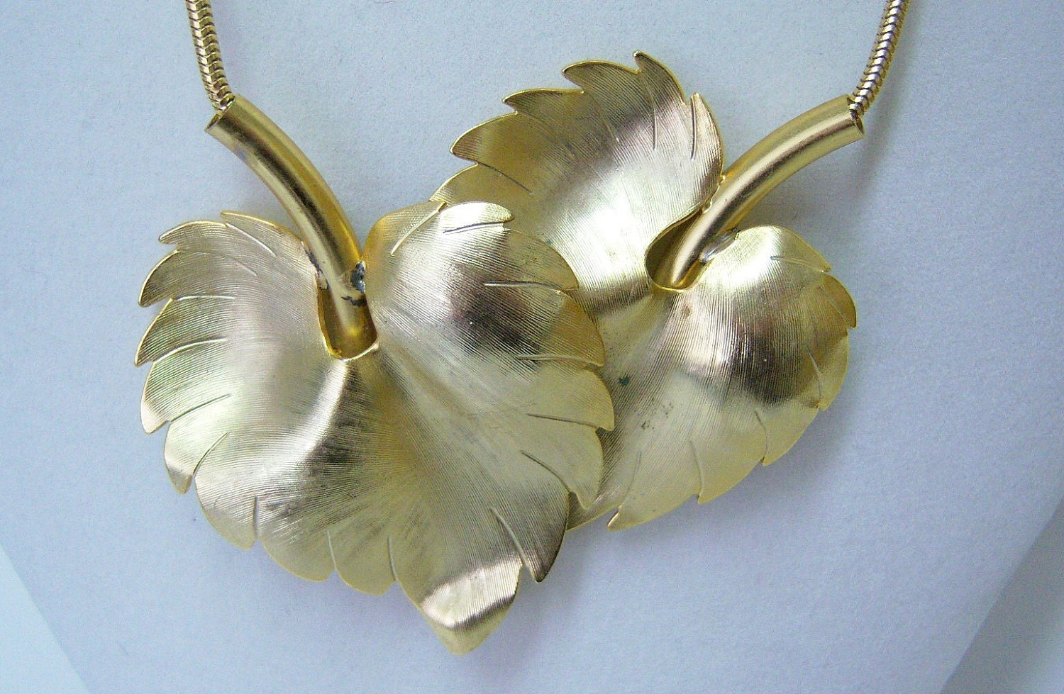 Two large leaves necklace and earrings