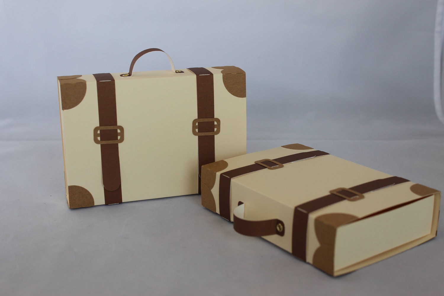 Suitcase favor box