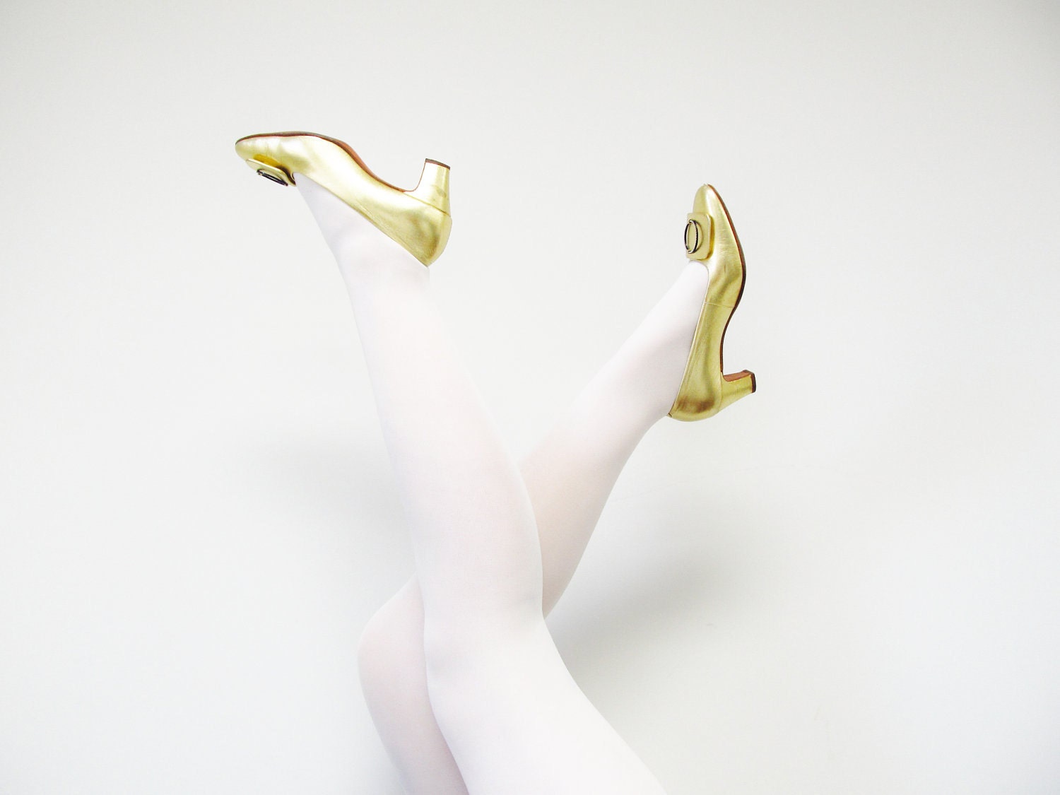 15% off SALE 1960s Gold Pumps with Rhinestone Buckles / Serenades by Florsheim / Metallic Gold Heels / Size 7