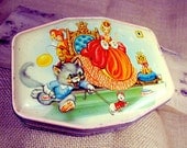 Pussy cat vintage tin box. Antique nursery song from England. Super cute and adorable cat, queen and mouse