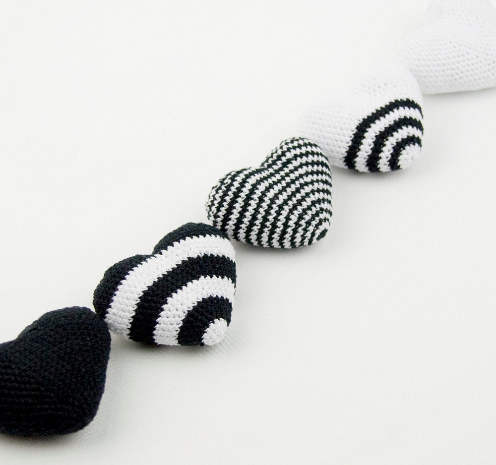 Love - Black and white crochet valentine hearts in coton