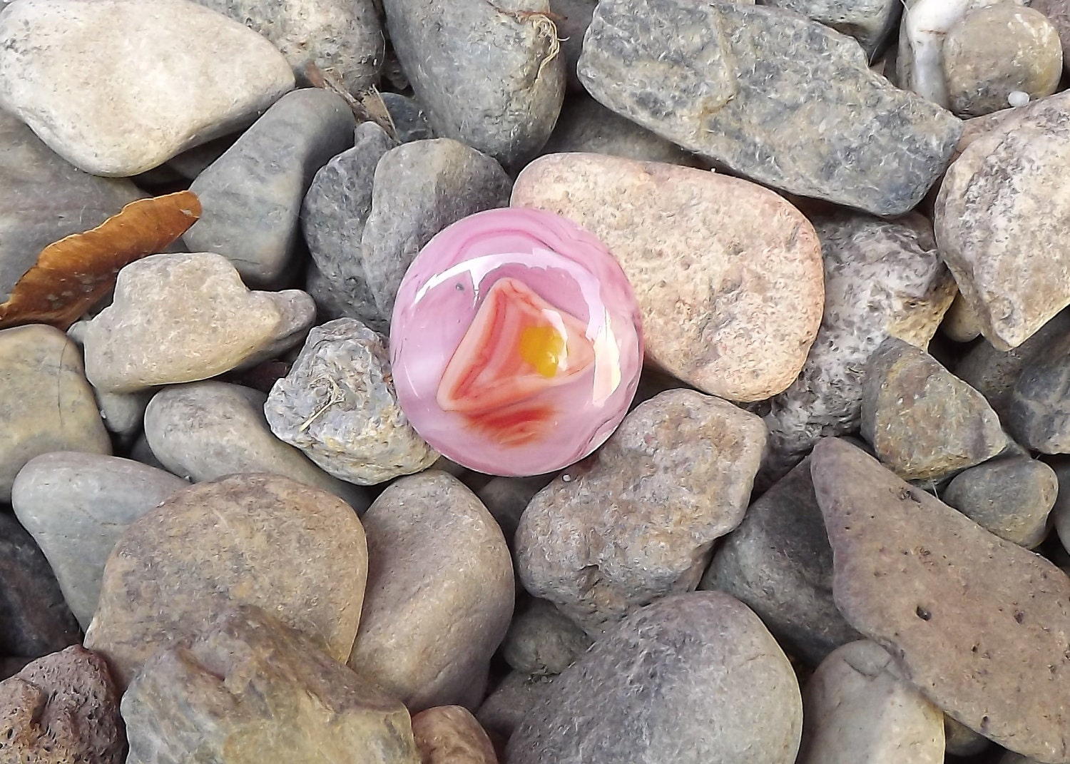Magnet fused glass pink orange yellow