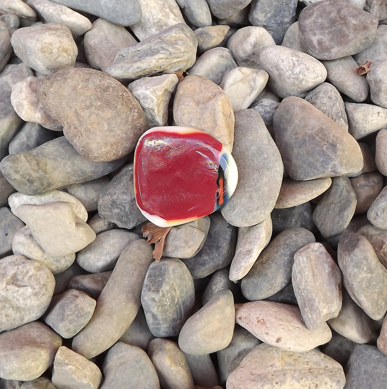 Round abstract fused glass magnet