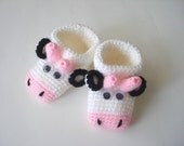 crochet baby shoes, pink white baby shoes, cow Baby Booties slippers, animals crochet baby shoes booties 0 - 12 months, knitted slippers