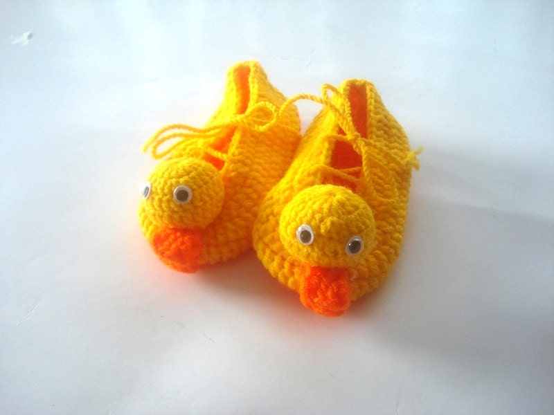 yellow duck Baby Booties, kids slippers, baby slippers, baby shoes, crochet baby booties 9 - 18 month baby, crochet baby shoes, baby socks