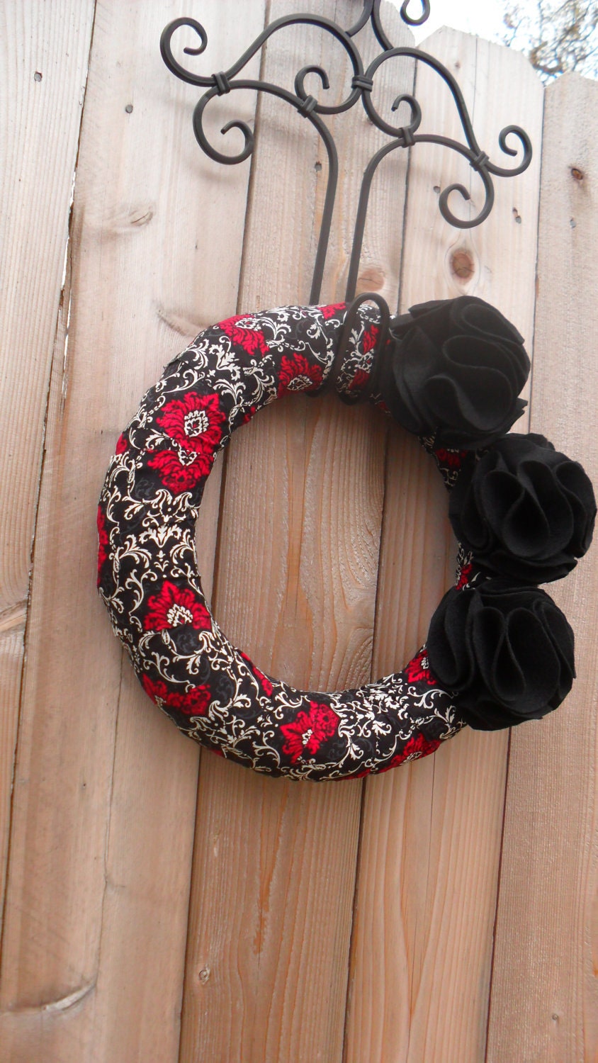 Black, White and Magenta Damask Print Wreath w/ Black Flowers