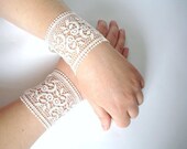 Wedding Cuffs, Lace Wedding Accessory, Bridal accessory, Fingerless Gloves, Ivory