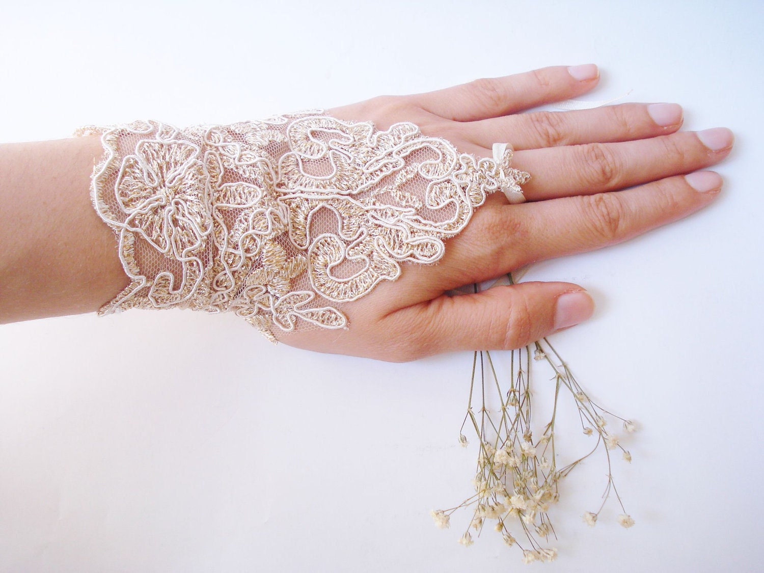 Lace Gloves, Lace Wedding Accessory, Bridal accessory, Fingerless Gloves,Champagne, Light Brown with Golden Tinsel
