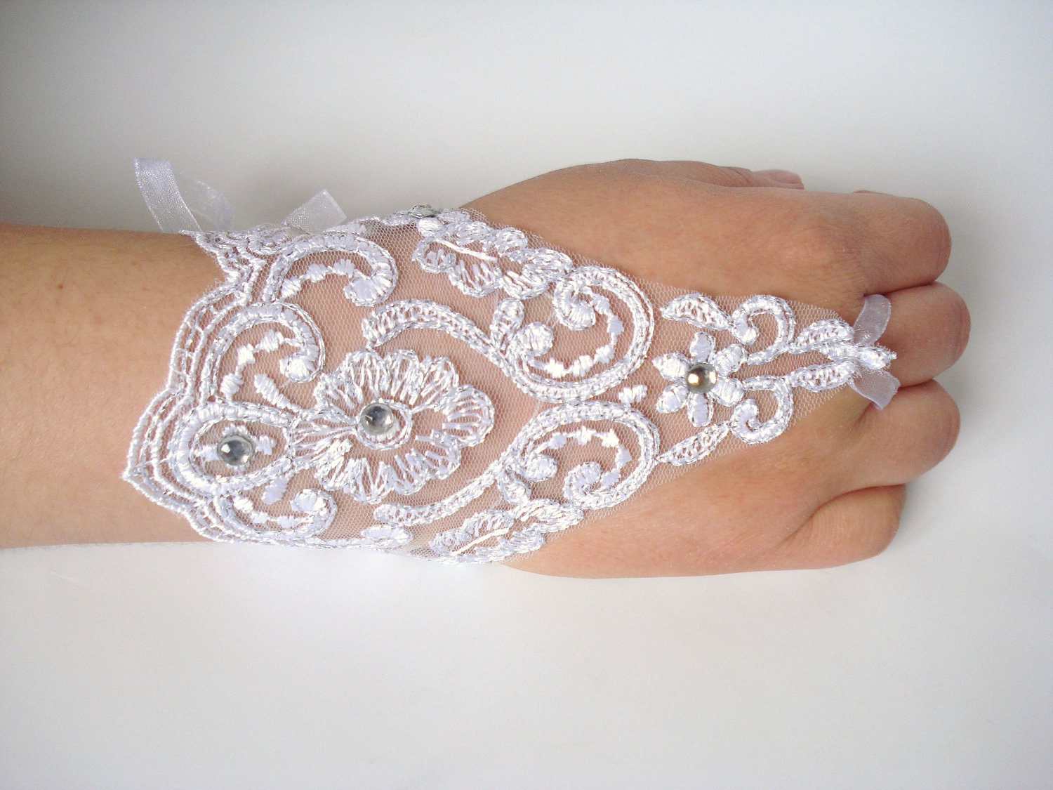White Wedding Gloves, Sparkling Stones, Lace Wedding Accessory, Bridal accessory, Fingerless Gloves, White