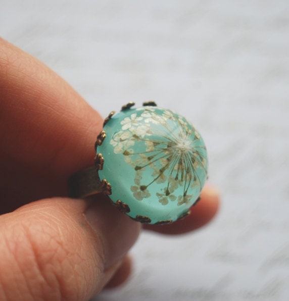 Real Flower Ring Resin Jewelry 05 Turquoise Mint Jade Green Queen Anne's Lace Botanical Specimen Antique Adjustable Rustic Natural Woodland