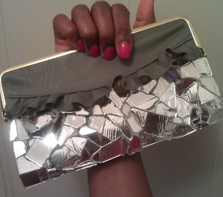 Cute Cracked Mirror Peplum Clutch