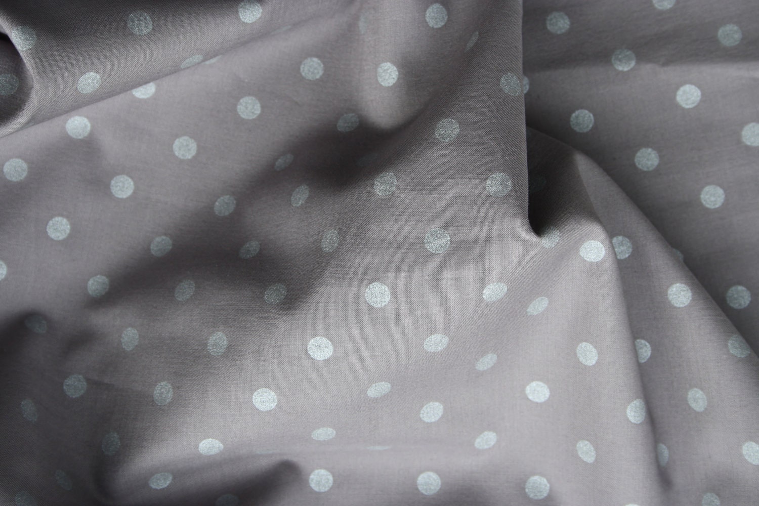 French cotton batiste - Grey with silver dots - 10'' / 25 cm.
