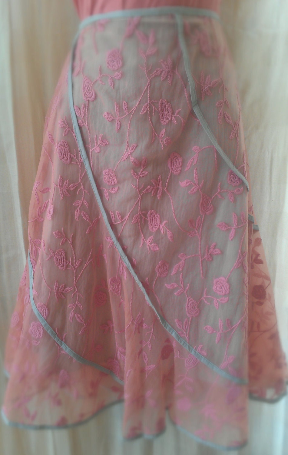 Pink Embroidered Trumpet Skirt, Size L GORGEOUS