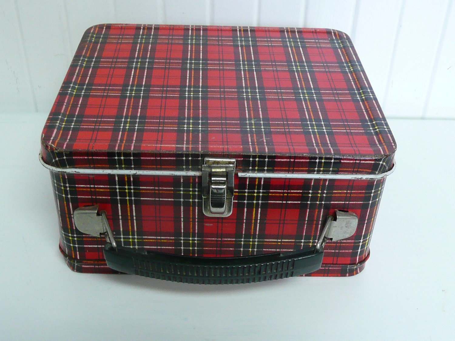 1960s Aladdin Red Plaid Metal Tin Lunchbox - Vintage Travel Trailer and Home Decor, Collectible