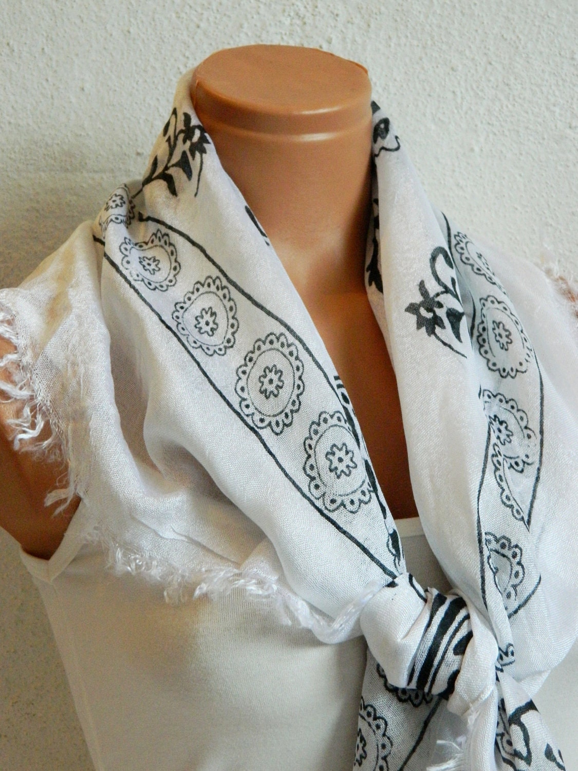 Woman Scarf White Black , Turkish Yemeni OYA Scarf .bridal,scarf,authentic,elegant, fashion, personalized design. Wedding scarf for bride...