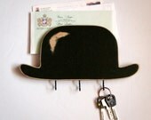 Key Hook - Wooden Wall Organizer - Wood Shelf - Bowler Hat for your keys and letters - DesignAtelierArticle Key Hook - Wooden Wall Organizer - Wood Shelf - Bowler Hat for your keys and letters - DesignAtelierArticle