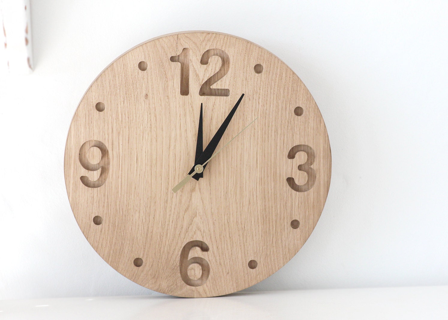 Wall clock made out of solid oak, convex round shape minimalistic style - DesignAtelierArticle