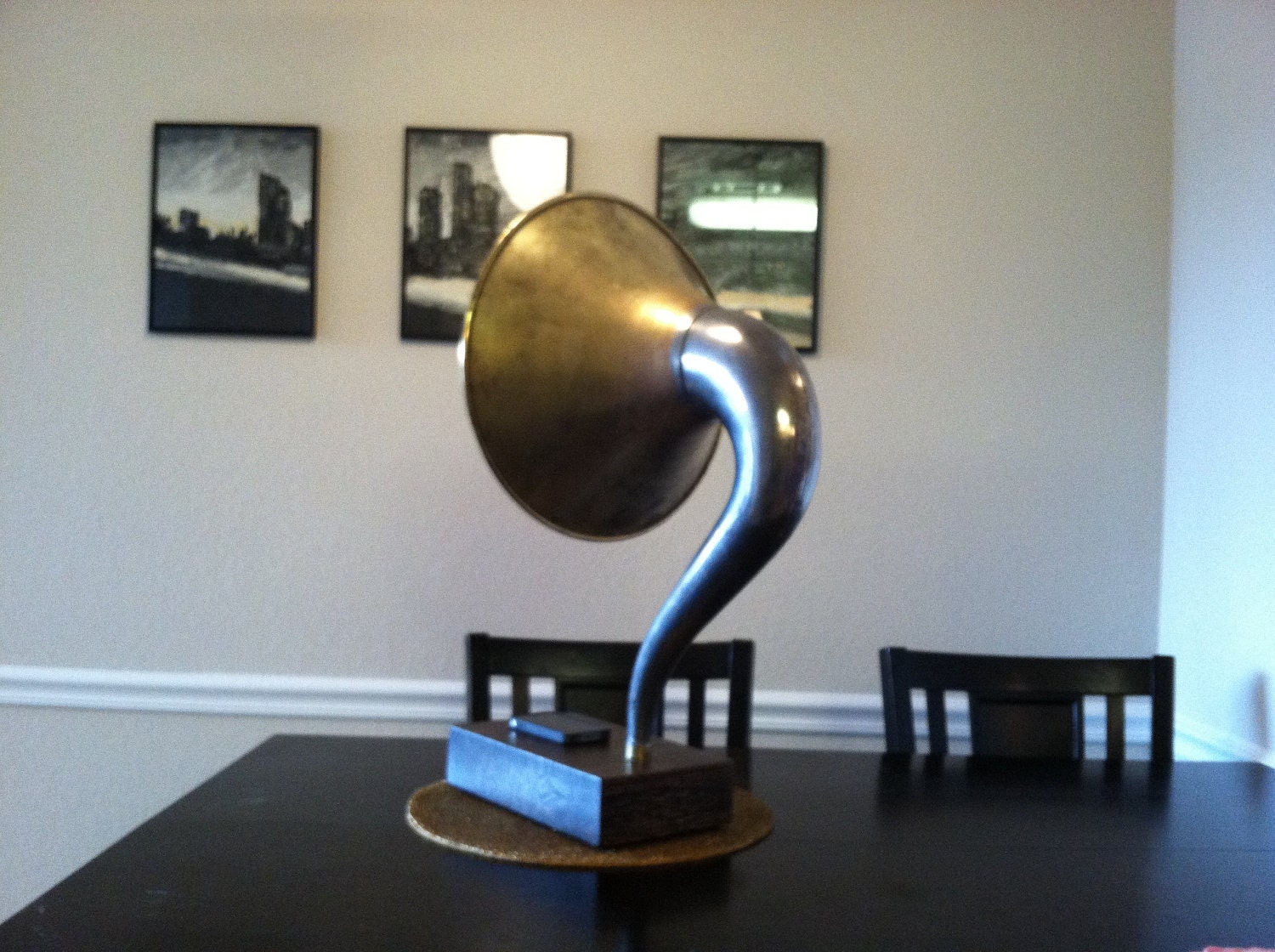 Magnavox Acoustic DROID Android Speaker Dock Utilizing a Vintage Antique  Magnavox Gramophone Phonograph Horn -READY to SHIP-