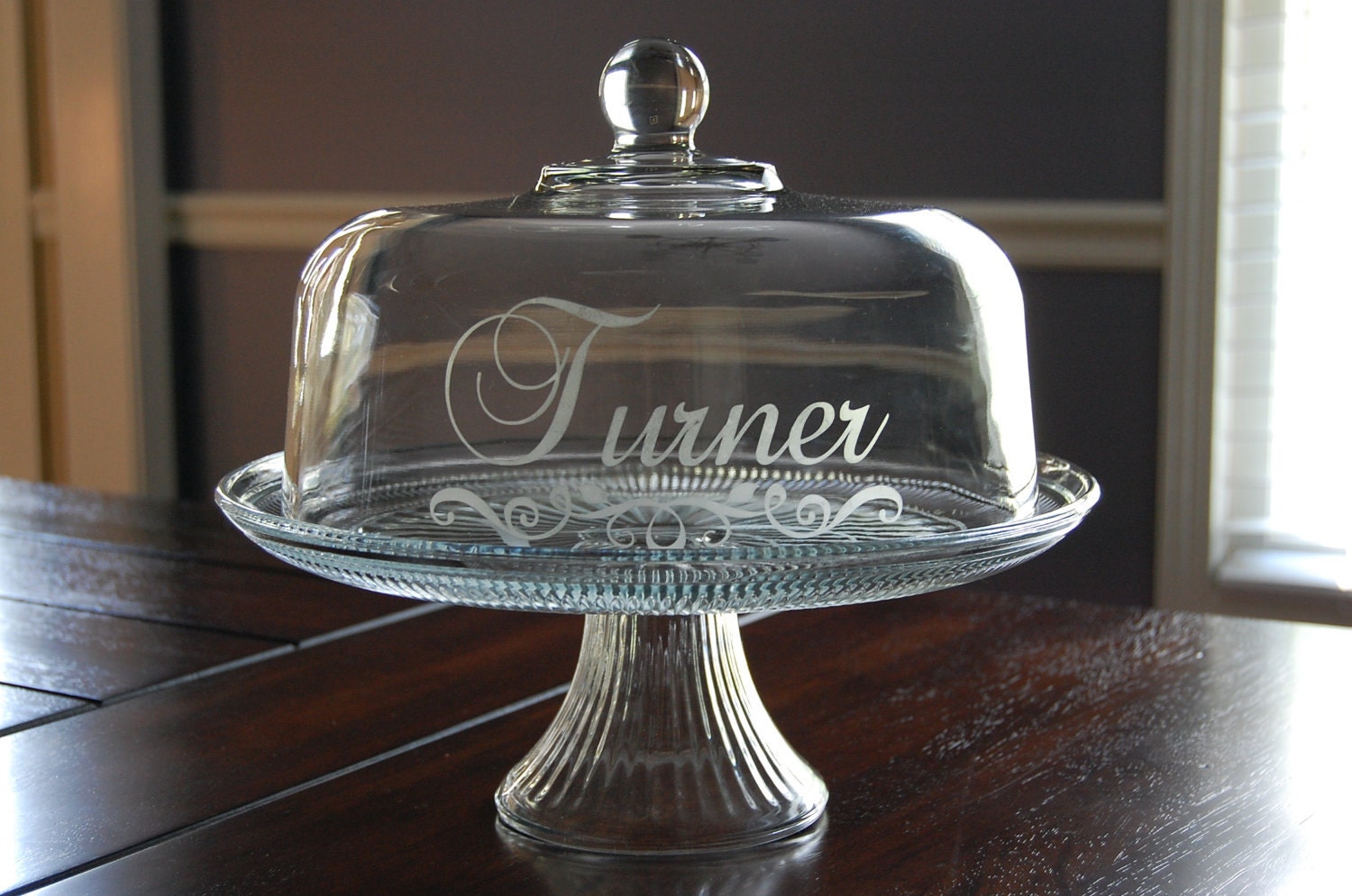 Personalized Cake Stand - Name with Flourish