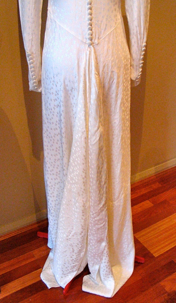 Vintage 1930s Wedding Gown - Satin Bias Cut Stunning