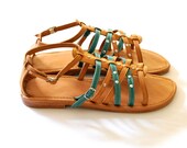 CARINO. Sandals / Womens leather flats. Sizes: US 4-13, EUR 35-43. Available in different leather colors.