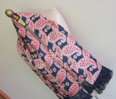 Vintage gentlemens scarf navy and red paisley 1940s