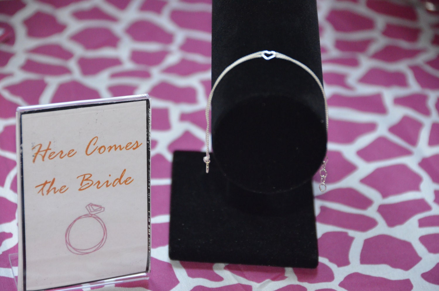 HERE COMES the BRIDE - The Original Mrs. Why Knot Bracelet -  Free Ship to usa