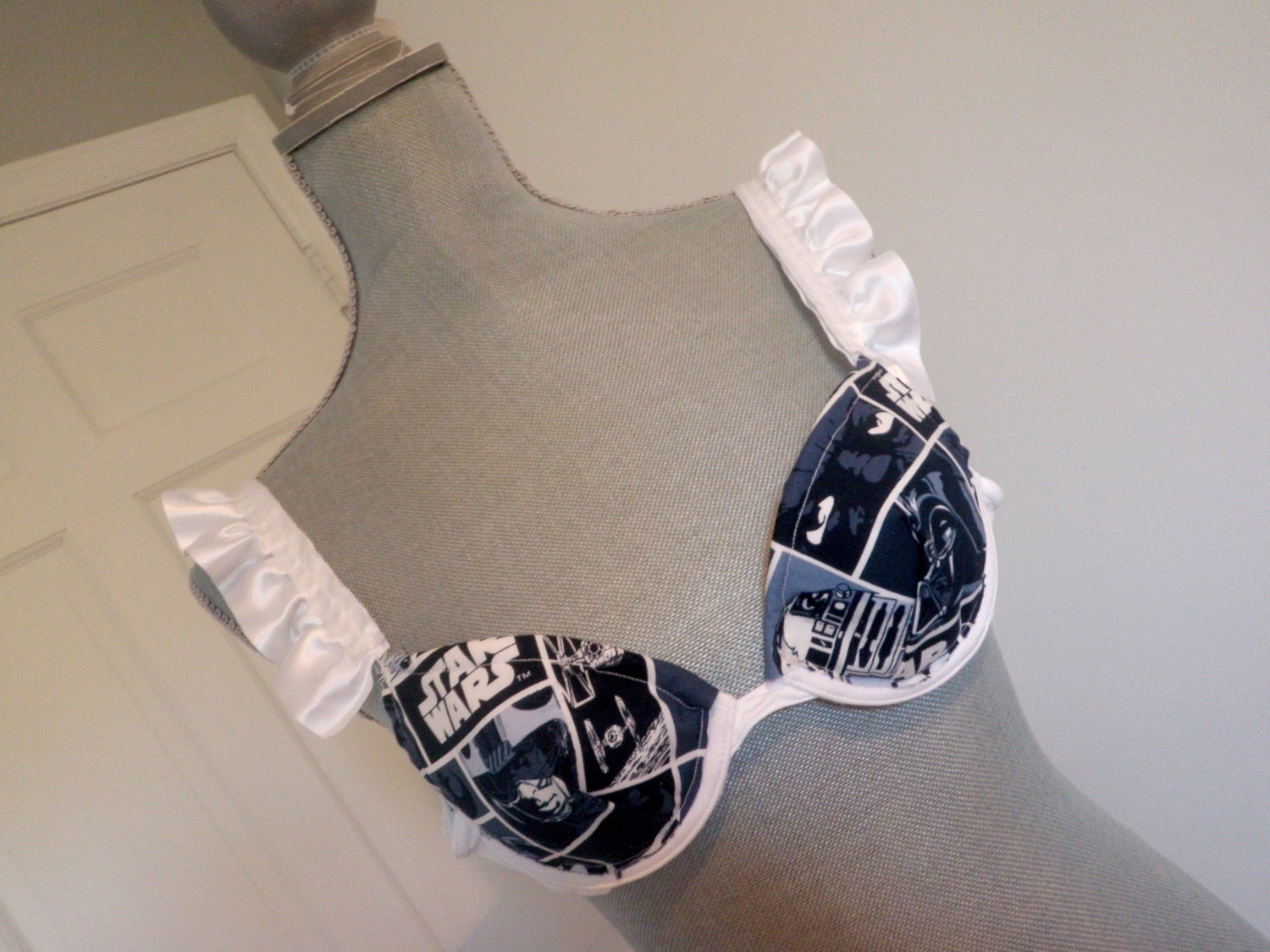 THE RUFFLE ALLIANCE Push-Up: Push-Up Bra with Star Wars Navy Block Pattern Fabric and White Ruffled Straps