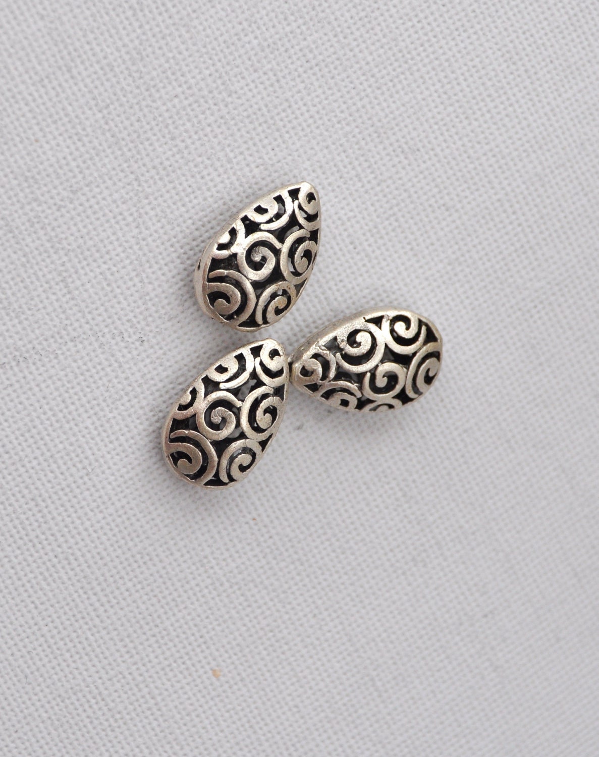 drop filigree beads 3 pcs   jewelry making materials. REF-195