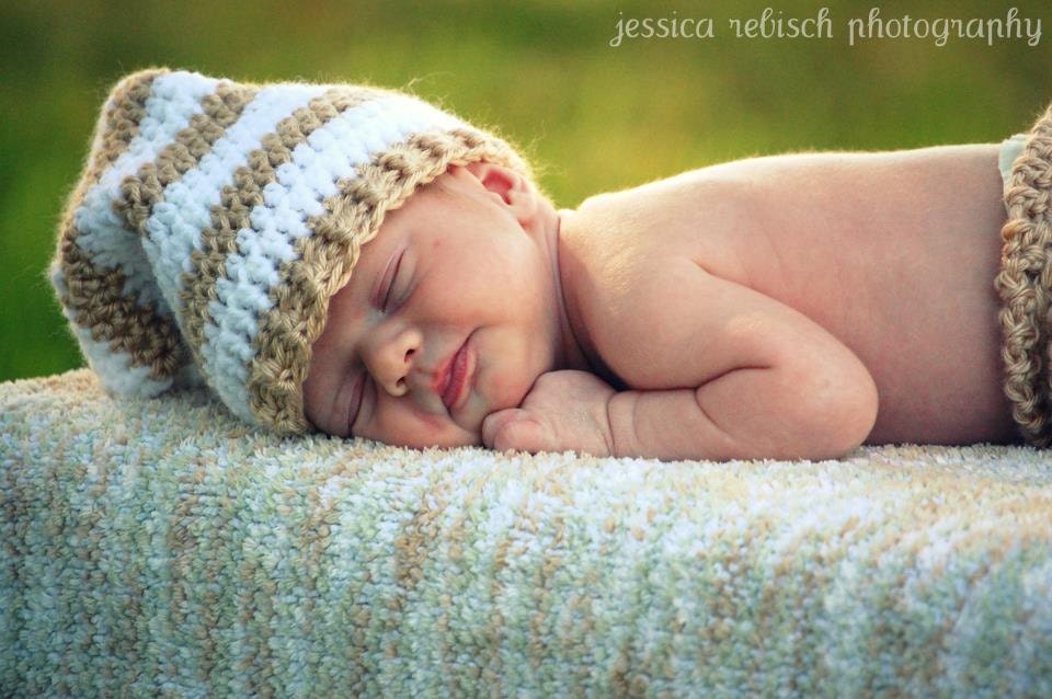 Newborn Elf Hat, Baby Photo Props, Gender-neutral colors